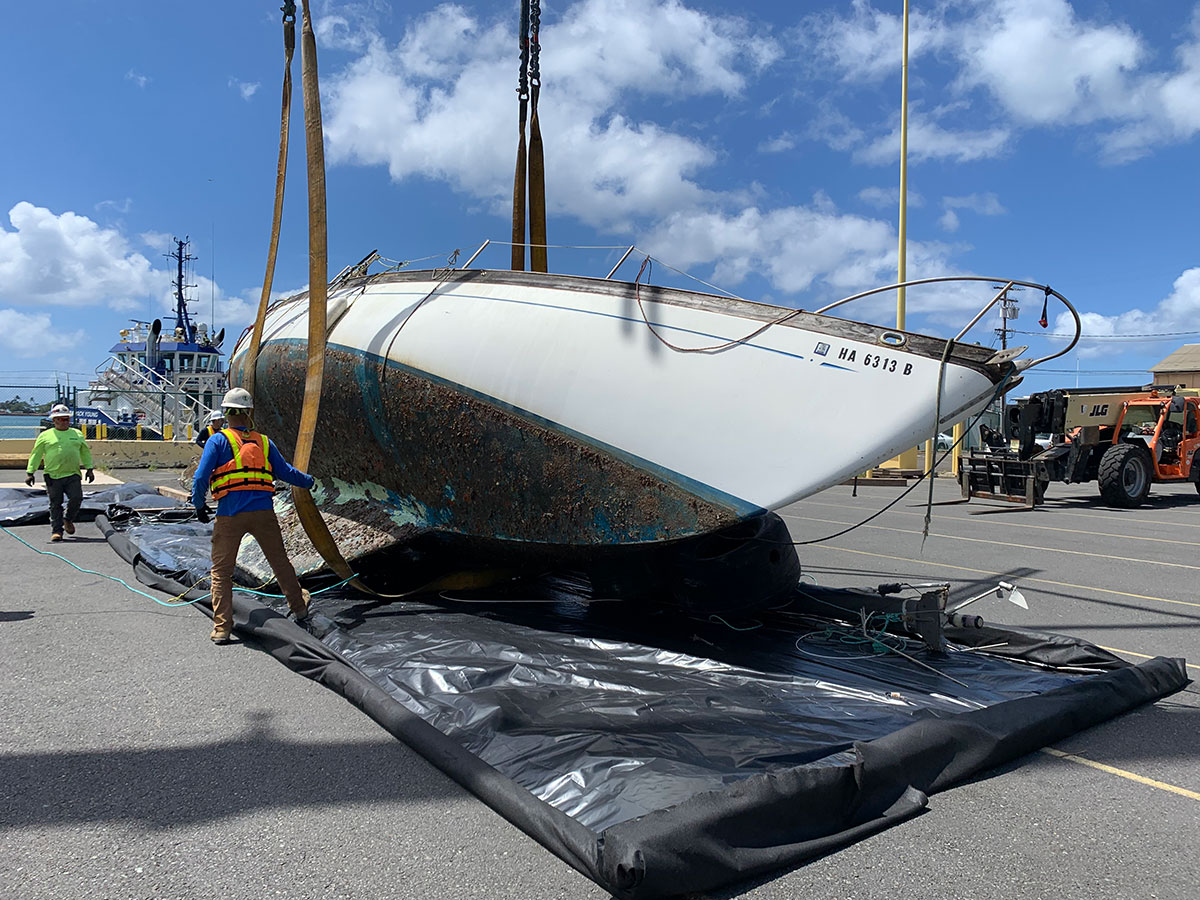 salvage-of-sailboat-in-hawaii